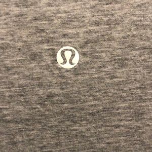 lululemon athletica Tops - Lululemon gray SS vneck top, sz 4, 72096 lululemon athletica Tops - Lululemon gray SS vneck top, sz 4, 72096